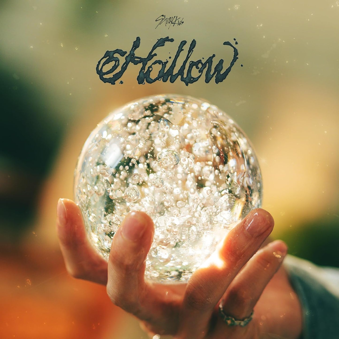 Hollow【通常盤】
